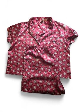 Women's Pink Heart Satin Pajama Set - Short Sleeve Top & ShortsWomen's Pink Hear